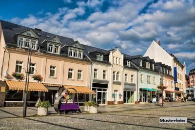 Wohn- und Geschäftshaus mit Lagerfläche