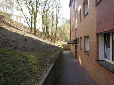 Schicke Erdgeschoss Wohnung mit Südwest Balkon in der Südstraße