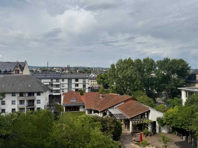 Modernisierte 2-Raum-DG-Wohnung in Wiesbaden