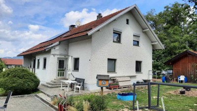 Bei Thyrnau - Zweifamilienhaus mit 10 KW PV-Anlage für nur € 365.000,--