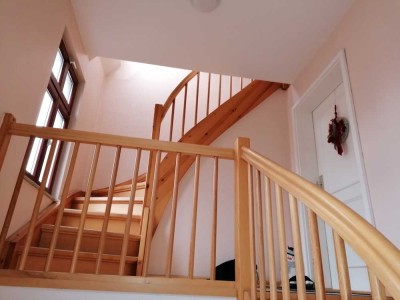 Helle 2 Zimmerwohnung Balkon zentral