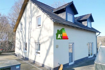 A+ Energiesparhaus: Einfamilienhaus mit viel Potenzial für Pferdeliebhaber in ruhiger Lage