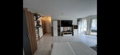 Schöne Einraumwohnung mit Balkon mit Blick ins Grüne
