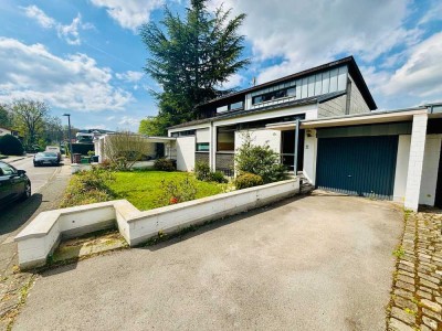 AACHEN WALDSTADION_Einfamilienhaus mit großem Garten