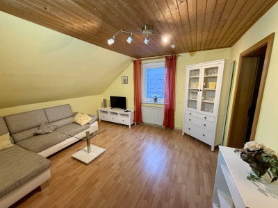 Zentrale 3-Zimmer-Dachgeschosswohnung in Schwelm – voll möbliert plus Fitnessraum