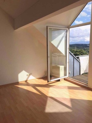 Eine schicke Maisonette 3 - ZKB mit Dachterrasse sucht nette Mieter.