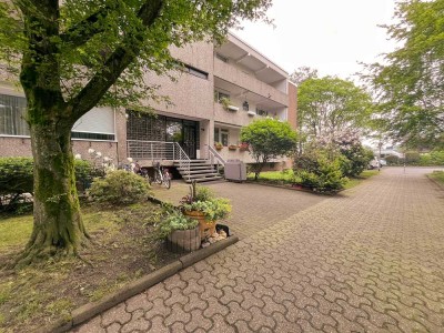 Gemütliche Erdgeschosswohnung mit 2 Zimmern, Balkon in ruhiger Lage