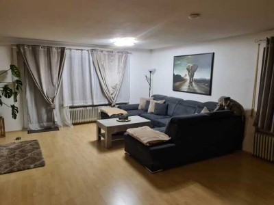 Schöne, helle Wohnung mit Terrasse und toller Aussicht zu vermieten