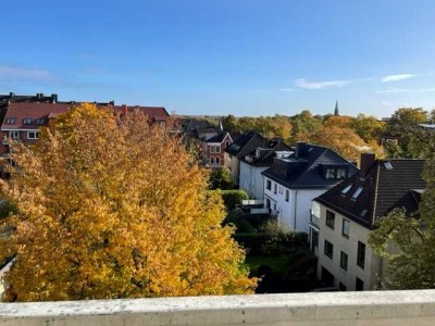 helle 2-Zimmer-Wohnung mit gr. Wohnküche &Balkon (EBK & Vollbad)  an NR