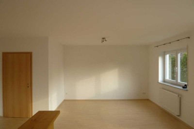 Neuwertige, ruhige Einliegerwohnung mit Blick ins Grüne