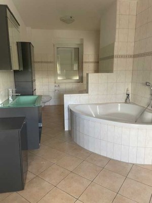 Helle 3-Zimmer-Wohnung mit gehobener Innenausstattung in Köthen (Anhalt)