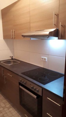 Stilvolle und helle 1,5-Zimmer-Wohnung mit EBK, Loggia und Tiefgaragenstellplatz in Karlsruhe