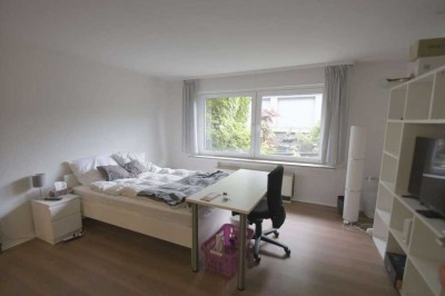 Apartment im Souterrain mit Wohn-Schlafraum, EBK und Duschbad in Essen-Altenessen