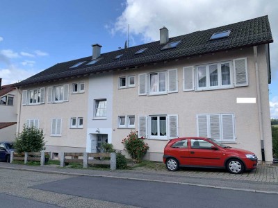 Mehrfamilienhaus mit sechs Wohneinheiten / 4,4 % Rendite - mit Potential nach oben!