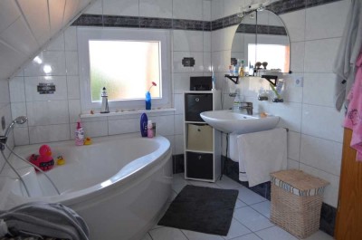 Schöne, große und helle 3 ZKB Wohnung in 2-Familienhaus von privat zu vermieten