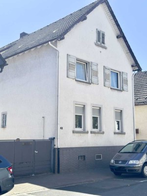 Renovierungsbedürftiges 8-Zimmer Haus mit Garage in Langen (Hessen)