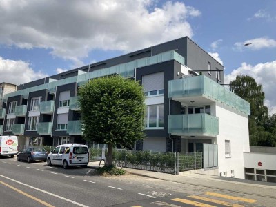 City-Penthouse-Wohnung mit großer Dachterrasse, Einbaumöbeln und Tiefgarage in Erkelenz