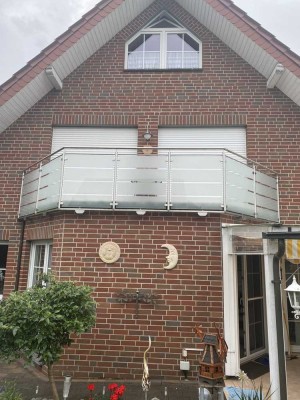 Freundliche und gepflegte 3-Raum-Wohnung mit geh. Innenausstattung mit Balkon in Paderborn-Sande