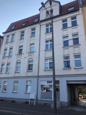 4-RW mit Balkon und Stellplatz zu vermieten!