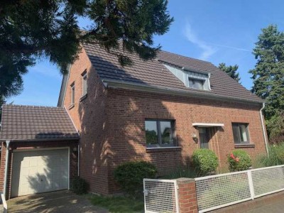 Schönes freistehendes Haus mit spektakulärem Grundstück in Krefeld, Hüls