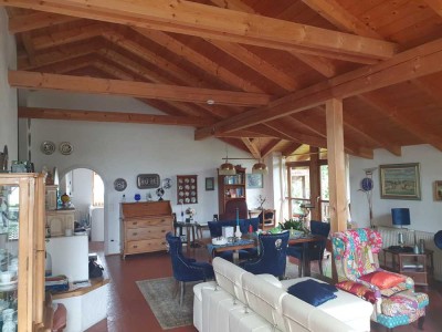 Traumhaft! Einfamilienhaus mit Einliegerwohnung und großen eingefriedeten Garten zu verkaufen