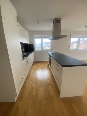 Schöne,helle, 4.Zi.Whg. inkl.EBK, Balkon, Kellerraum inkl.1xTG-Stellplatz