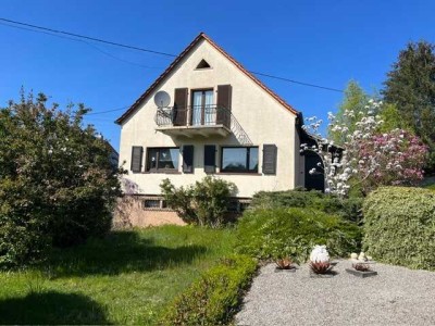 Freistehendes Einfamilienhaus mit Garten und Garage in guter Lage von Beckingen