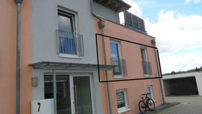 Neuwertige sonnige 3,5 Zimmer Wohnung