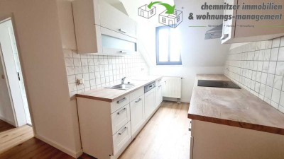 Frisch renovierte 3-Raum-Maisonette-Wohnung mit EBK, 2 Tageslichtbädern, Stellplatz & Abstellraum