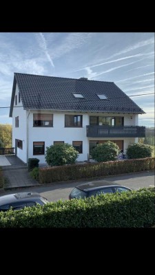 Schöne helle 4 Zimmerwohnung mit 2 Balkonen und herrlichem Ausblick