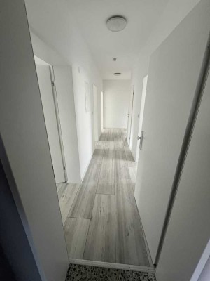 Erstbezug nach Sanierung: stilvolle 4-Zimmer-Wohnung mit EBK und Balkon in Neustadt (Kernstadt)