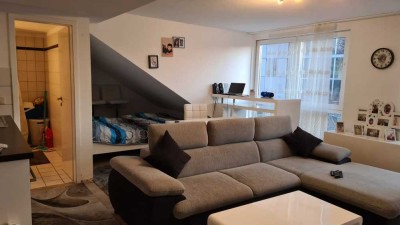 1-Zimmer-DG-Wohnung mit EBK in Mülheim, Köln