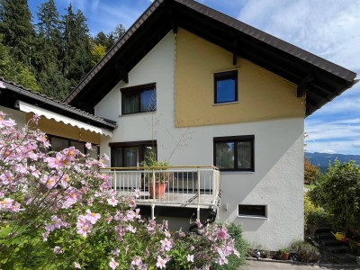 Einfamilienhaus mit herrlichem Bergblick, Kaminzimmer &amp; großem Garten