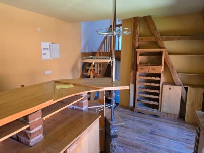 Freundliche 3-Zimmer-DG-Wohnung mit gehobener Innenausstattung mit Einbauküche in Dresden