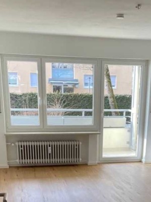 Renovierte 2-Zimmer-Erdgeschosswohnung mit großzügigem Balkon