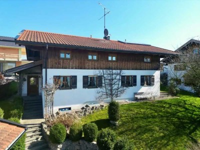 Geräumiges, günstiges 12-Zimmer-Einfamilienhaus mit gehobener Innenausstattung und EBK in Riedering