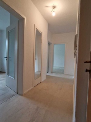 Schöne 3-Zimmer-Hochparterre-Wohnung mit gehobener Innenausstattung mit Balkon in Pirna