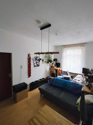 Ruhige, kleine 2 ZKB-Wohnung im Hh/an Einzelperson - nicht WG-geeignet - ohne Balkon