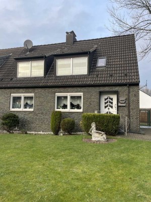 Charmante Doppelhaushälfte mit großem Grundstück in Gelsenkirchen Resser Mark.