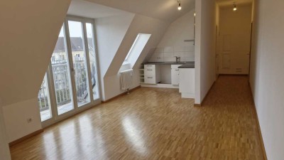 ~~~ Dachgeschosswohnung mit Wohnküche und Balkon ~~~