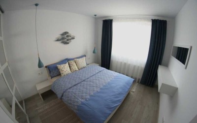 Stilvolle, modernisierte 2-Raum-Wohnung mit geh. Innenausstattung mit Balkon und EBK