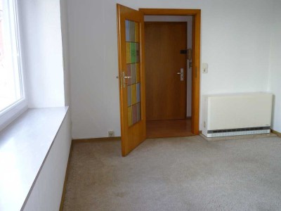 sehr schöne helle Erdgeschosswohnung in zentraler Lage