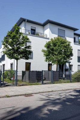 Moderne, lichtdurchflutete Erdgeschosswohnung in grüner, ruhiger Lage von Obermenzing