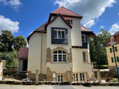 *Rarität in Bühlau - hochwertige 3,5-Zimmerwohnung in saniertem Altbau*