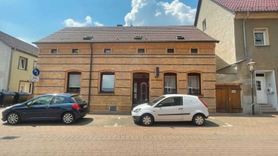 Geräumiges, gepflegtes 8-Zimmer-Einfamilienhaus mit geh. Innenausstattung