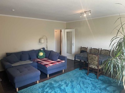 In nur 15 Minuten am Frankfurt Flughafen! Modernisierte 3-Zimmer-Wohnung mit Balkon, EBK, Stellplatz