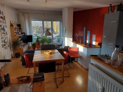 Traumlage: sonnige 2-Zimmer-Maisonette-Wohnung mit großer West-Terrasse, EBK & Stellplatz