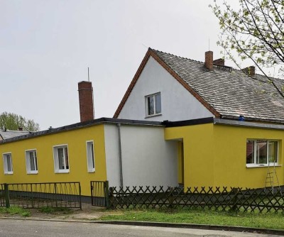 Doppelhaus mit Werkstatt & Garagen - 52 Minuten von Berlin, sofort nutzbar.