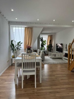 Stilvolle luxuriöse Dachgeschoss-Maisonettewohnung im Zentrum von Mönchengladbach