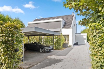 Architektenhaus in traumhafter Lage - mit unverbautem Blick -     in Dormagen Rheinfeld